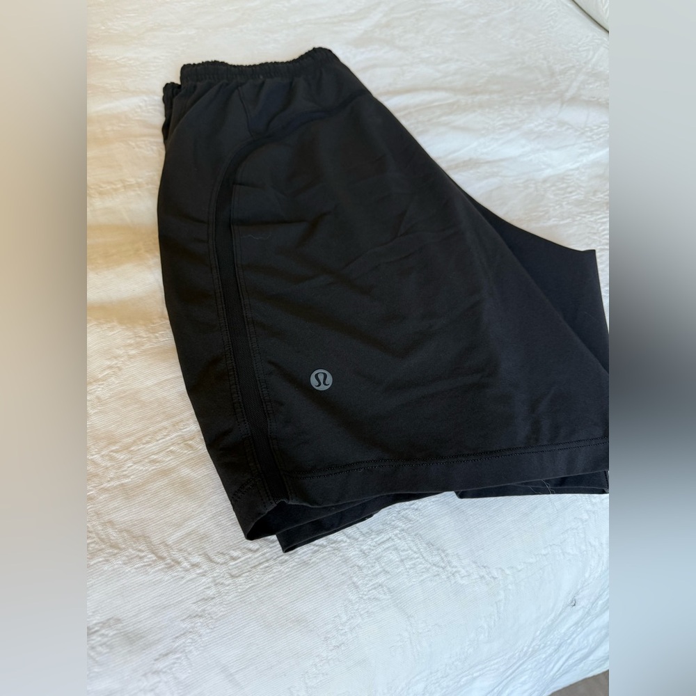 Lululemon 7” Pace Breaker Short with Liner - M - Black